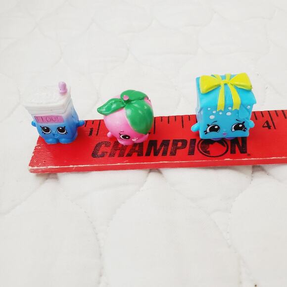 Shopkins - Lot of 29 Assorted Figures Kid's Toys Small Collectible Birthday Fun - Picture 8 of 9